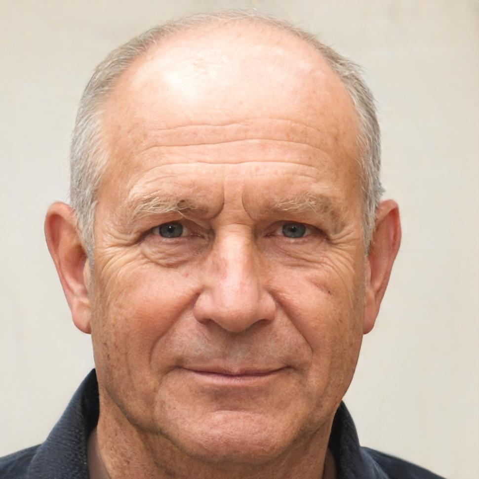 Quentin Reeves, Senior Financial Analyst